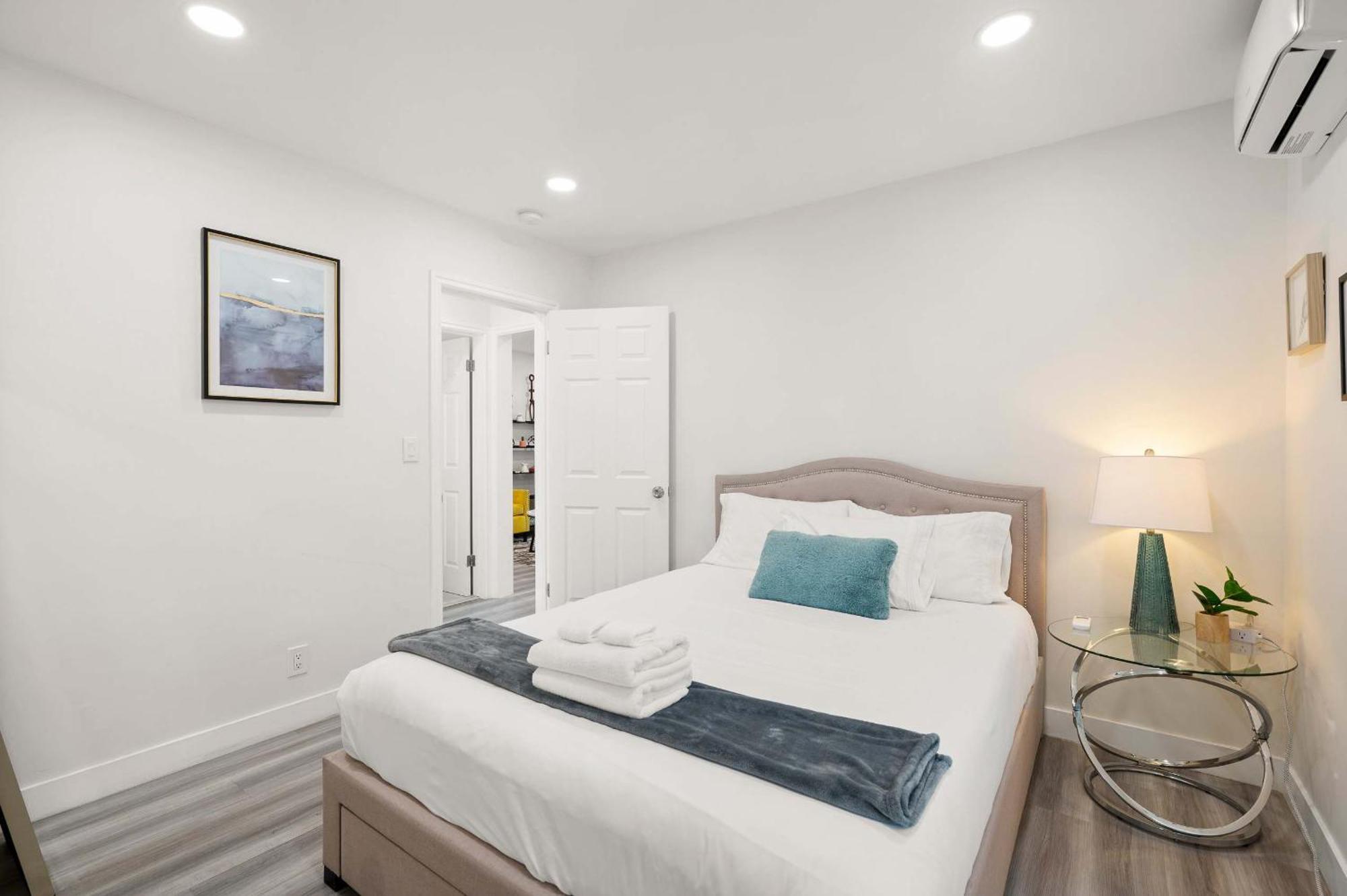 New Renovated 2B2B Apt Self Checkin Free Parking 1 Pasadena Buitenkant foto