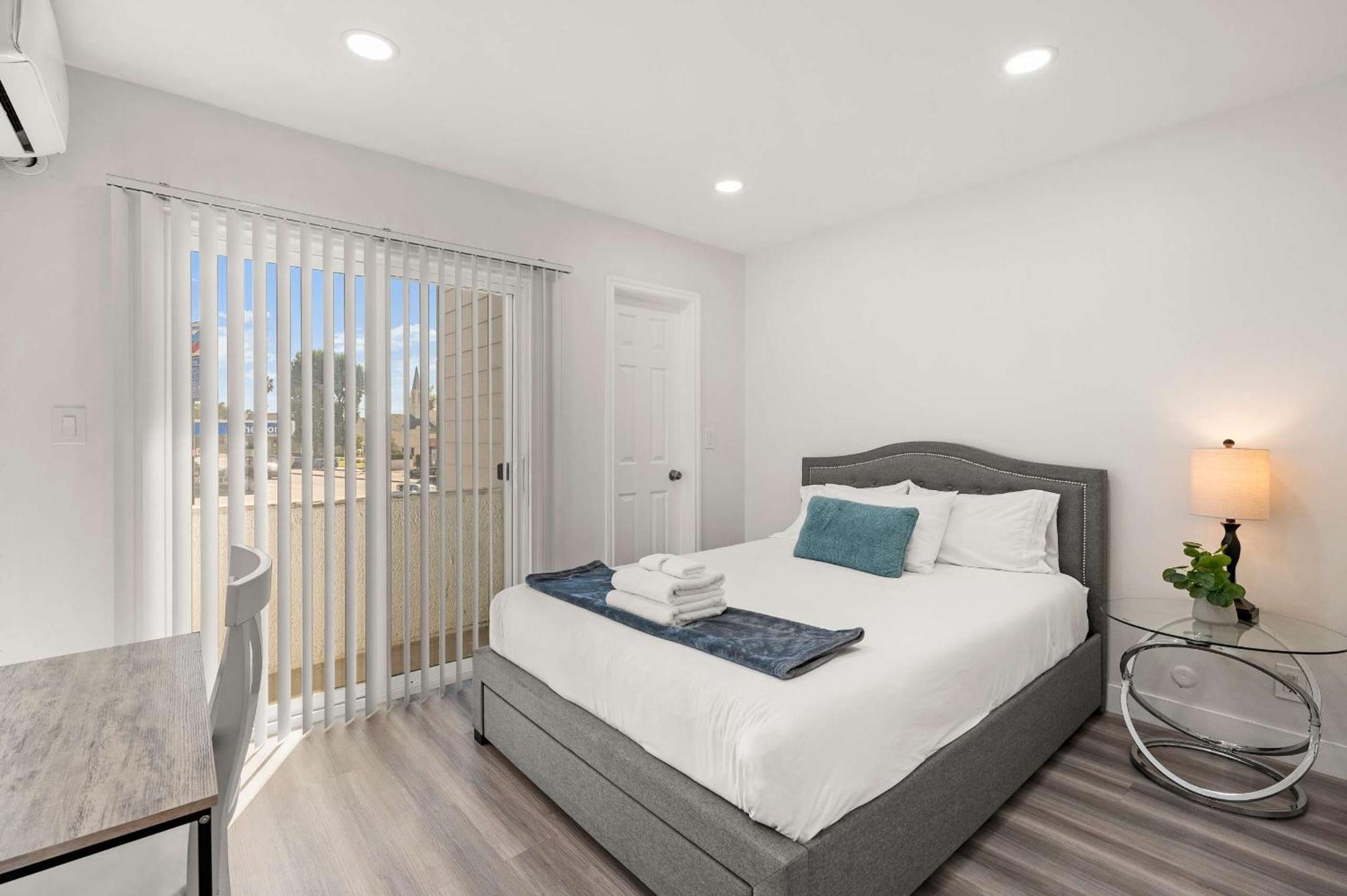 New Renovated 2B2B Apt Self Checkin Free Parking 1 Pasadena Buitenkant foto